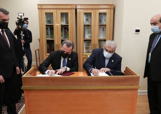 İran, Azerbaycan ve Turkmenistan arasinda sazish imzalandi